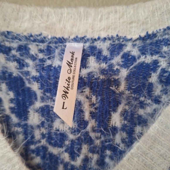 White Mark Womens Blue/White Leopard Print Eyelash Sweater V-neckline Size L - Picture 2 of 8